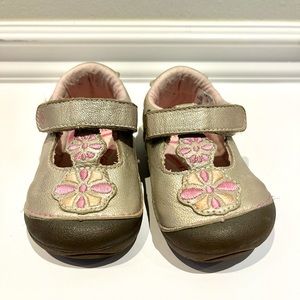 Stride Rite shoes for baby/toddler. Size 4W
